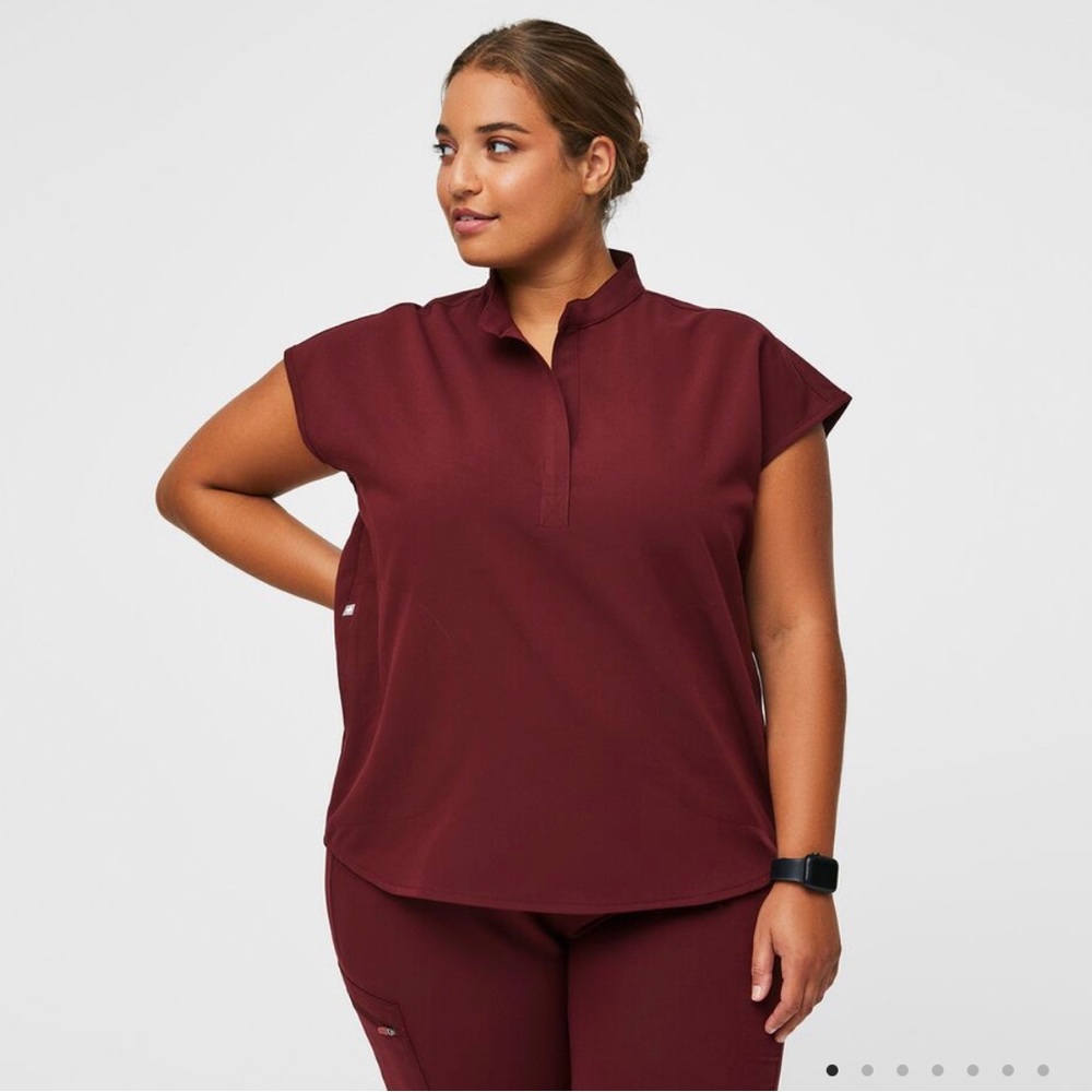 FIGS Women’s Burgundy Rafaela Oversized Scrub Top Size Medium